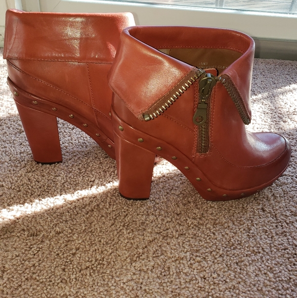 NWOB Kork Ease Ryanne Bootie! - Picture 3 of 8